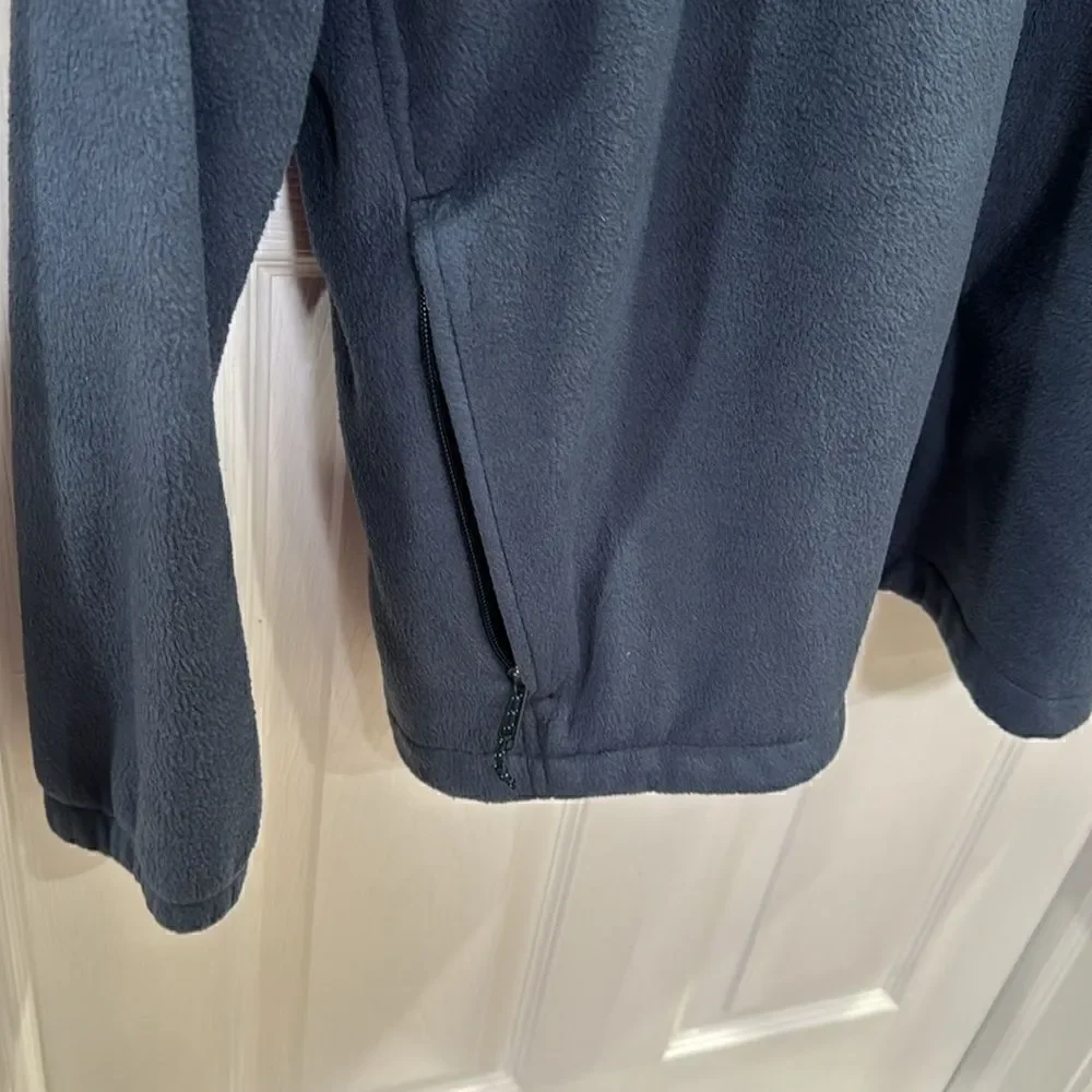 COLUMBIA FLEECE JACKET. NAVY BLUE.